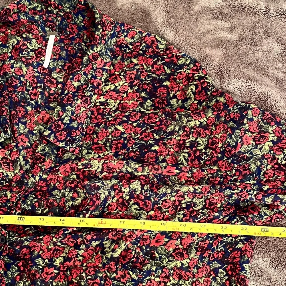 Free People Sheer button down floral shirt sz L - Picture 11 of 12